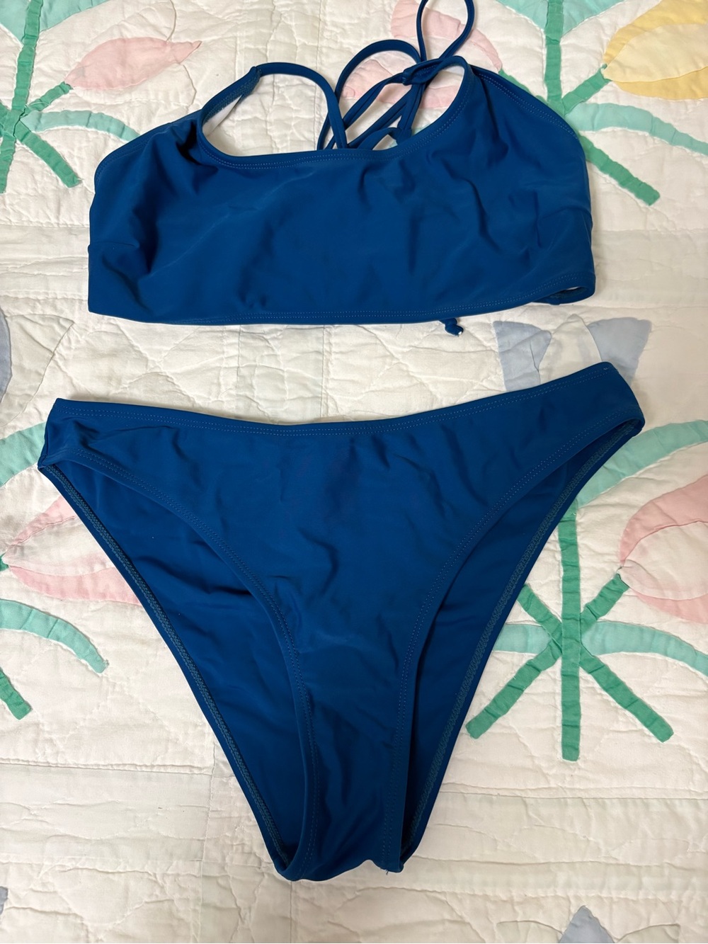 Mid rise bikini